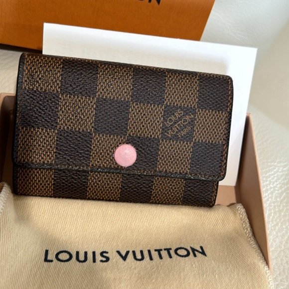 Authentic LV 6 Key holder! Damier ebene with pink inside! - Picture 4 of 17